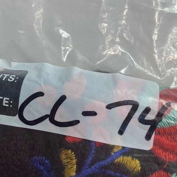 Umgee Black Waffle Knit Embroidered Sleeveless Blouse Medium - Picture 6 of 6